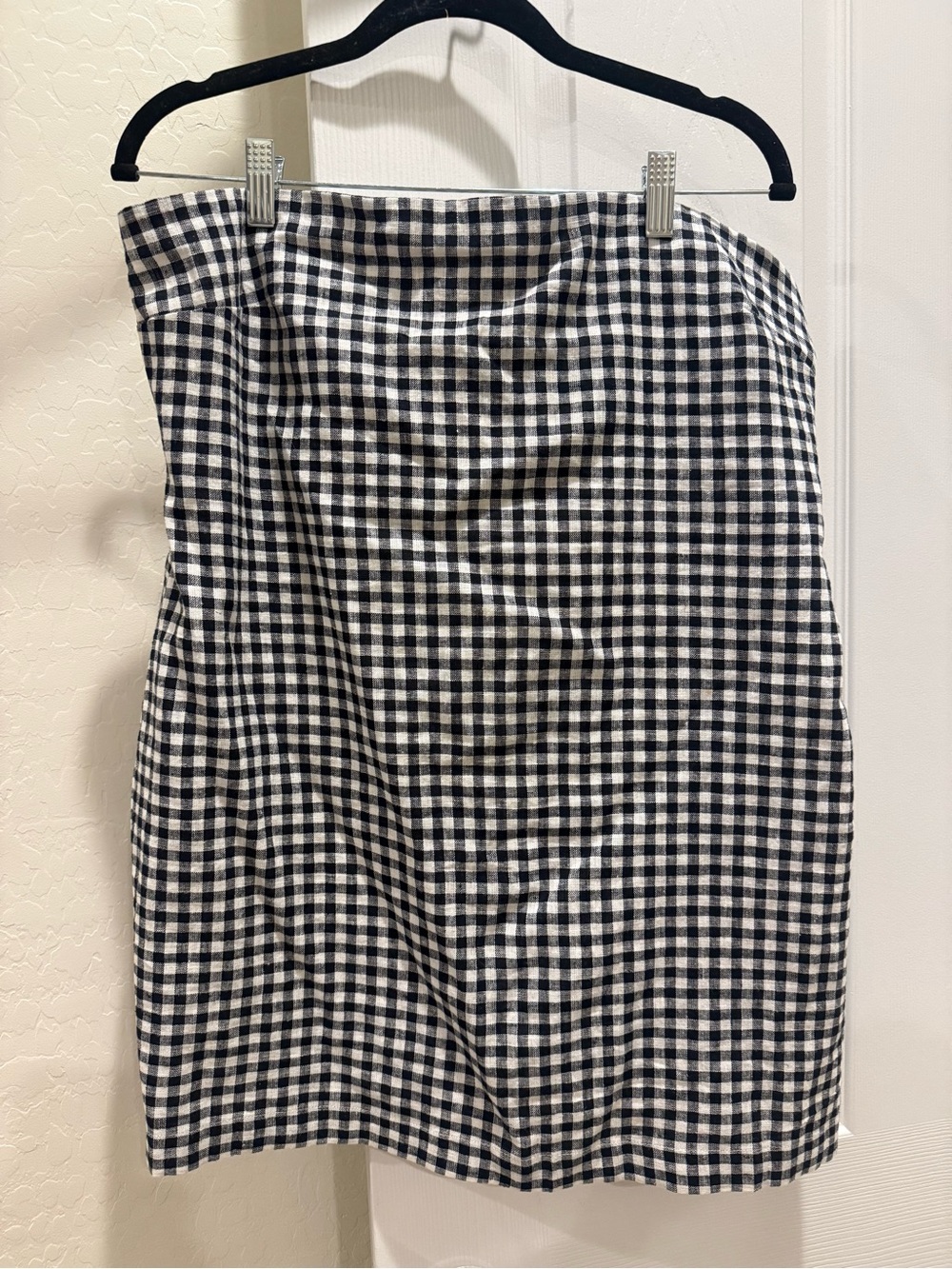 A&F Black and White Gingham strapless dress